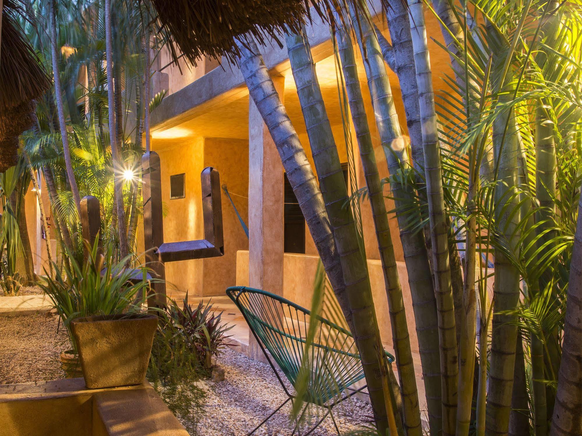 Hotel Barrio Latino Riviera Maya Playa del Carmen